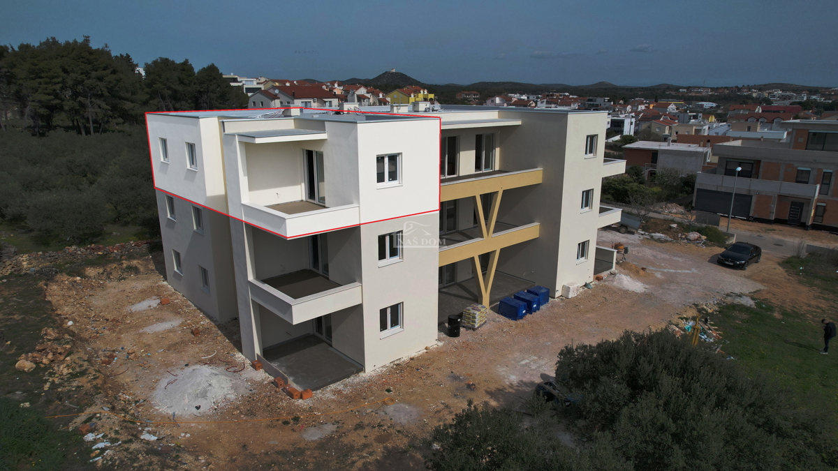 Vodice - Trosoban stan S7 na drugom katu, s pogledom na more
