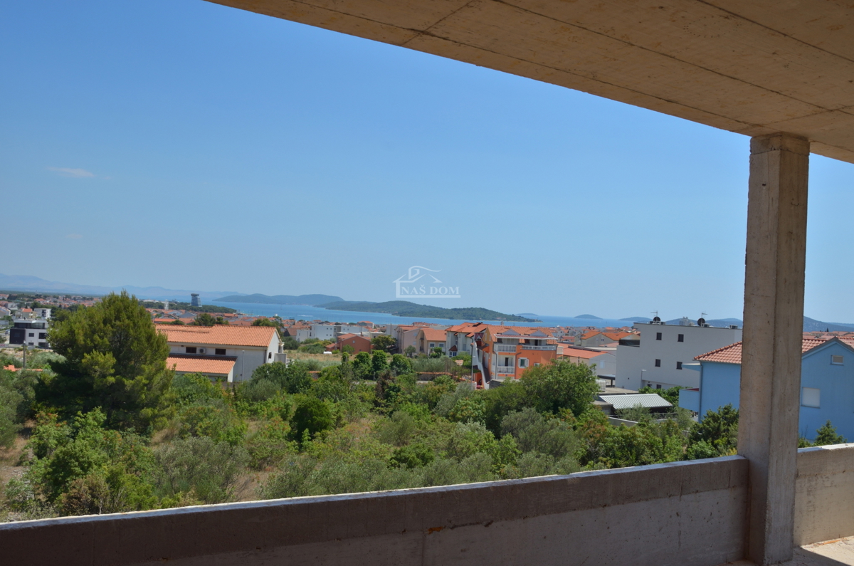 Vodice - Trosoban stan S7 na drugom katu, s pogledom na more