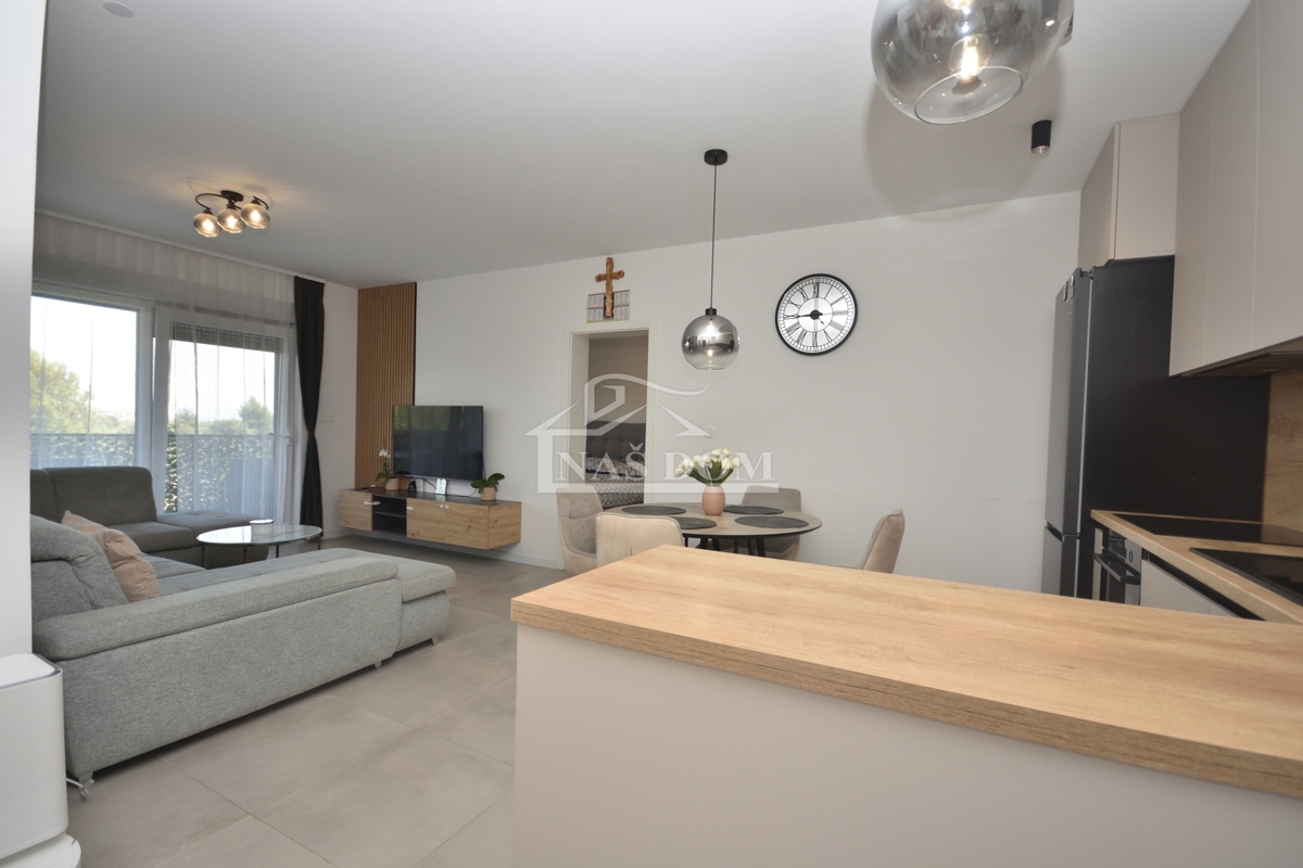 Modern furnished two-room apartment 76.56 m2, sea view - VODICE