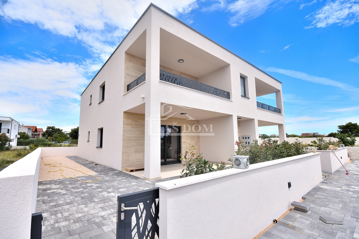 Vodice - apartment with a garden in a smaller urban villa in a quiet location