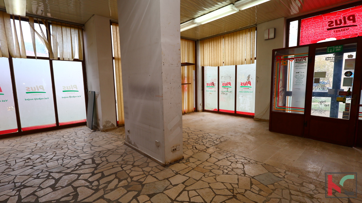 Locale commerciale PULA, 220.000 €