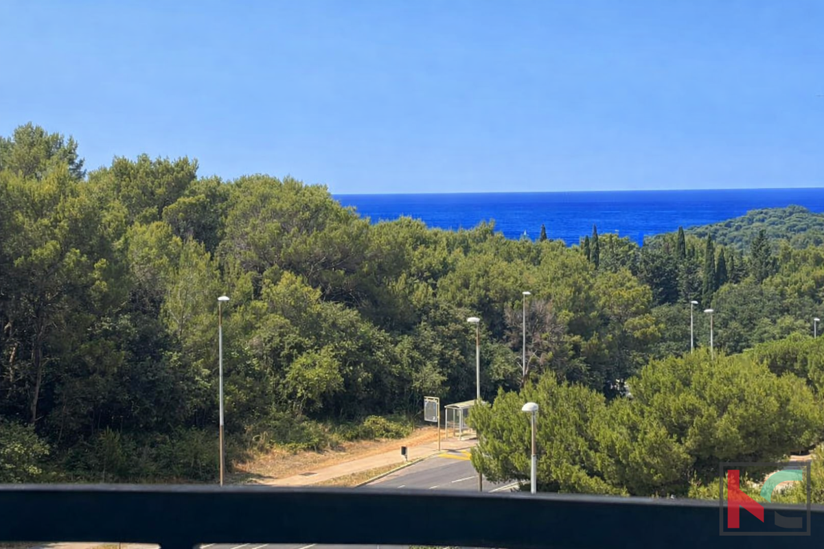 Pula, Veruda, family apartment 76.96 m2 in an attractive location, sea view