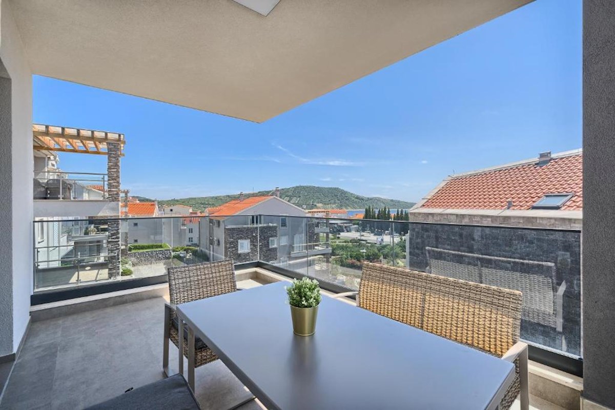 Appartamento PRIMOŠTEN, 360.000 €