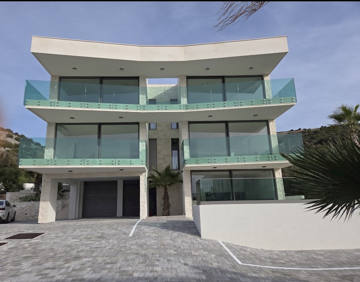 Appartamento ROGOZNICA, 405.000 €