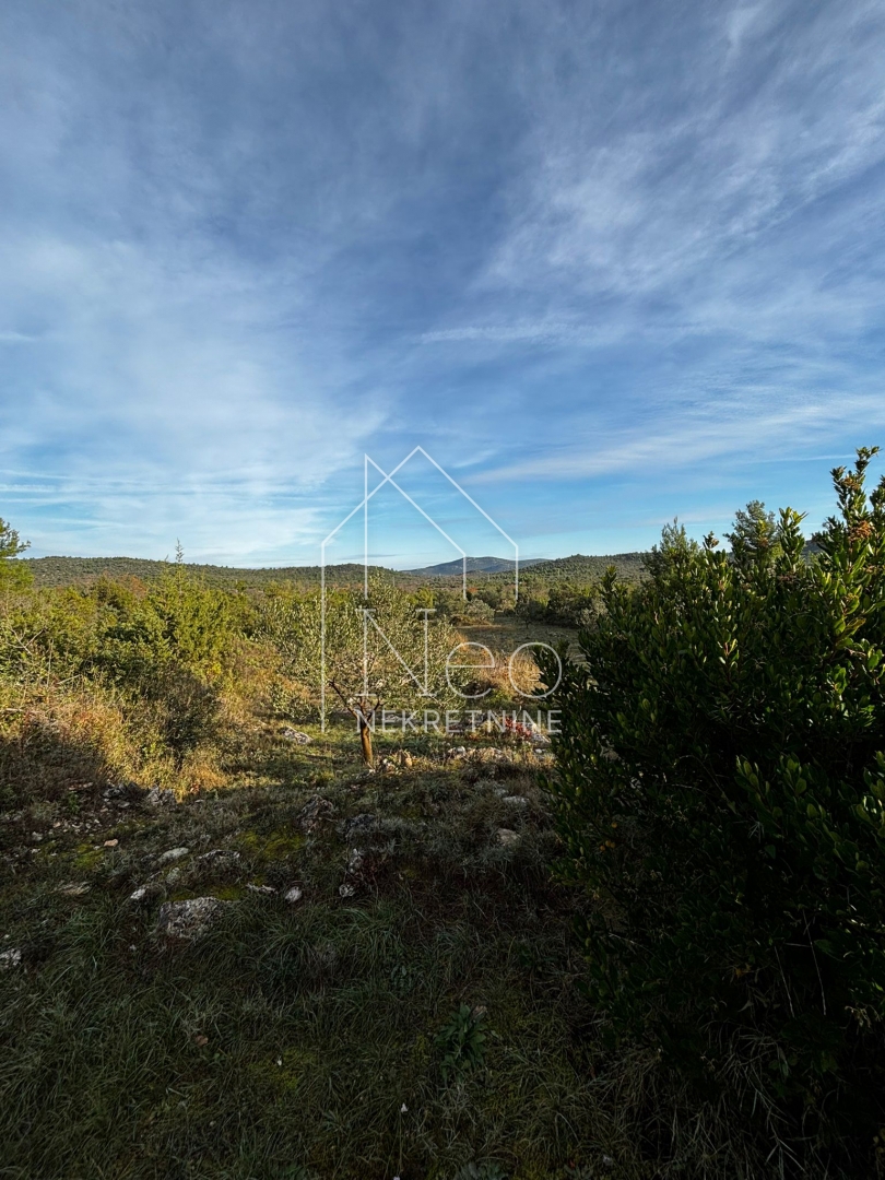 Terreno TRIBUNJ, 239.000 €