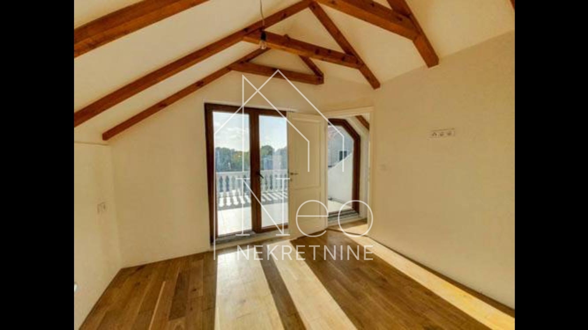 Дом VODICE, 395.000 €