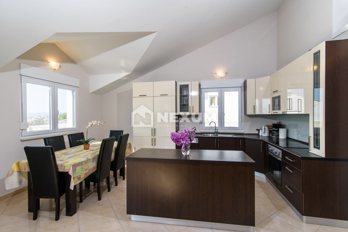 Appartamento ČIOVO, 380.000 €