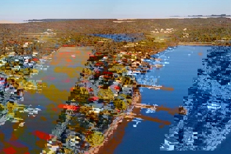 Terreno DUGI OTOK, 299.000 €