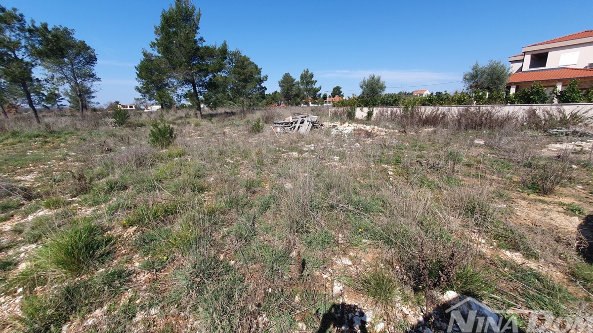 Участок NIN, 65.000 €