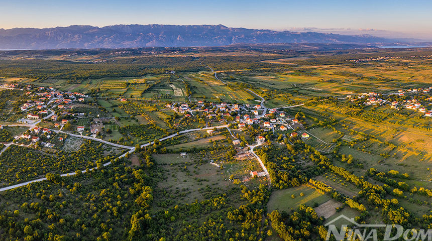 Участок POLIČNIK, 184.860 €