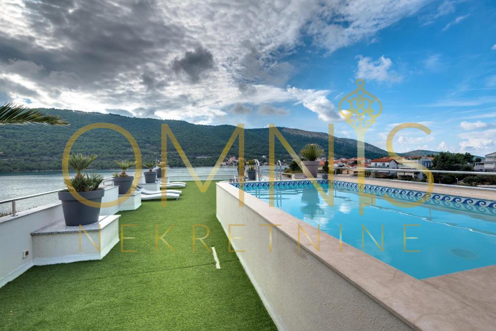 Locale commerciale ŠIBENIK, 1.545.000 €