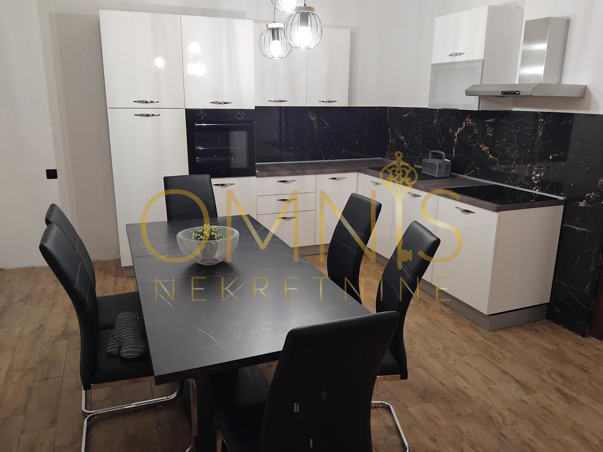 Appartamento KOSTRENA, 1.500 €