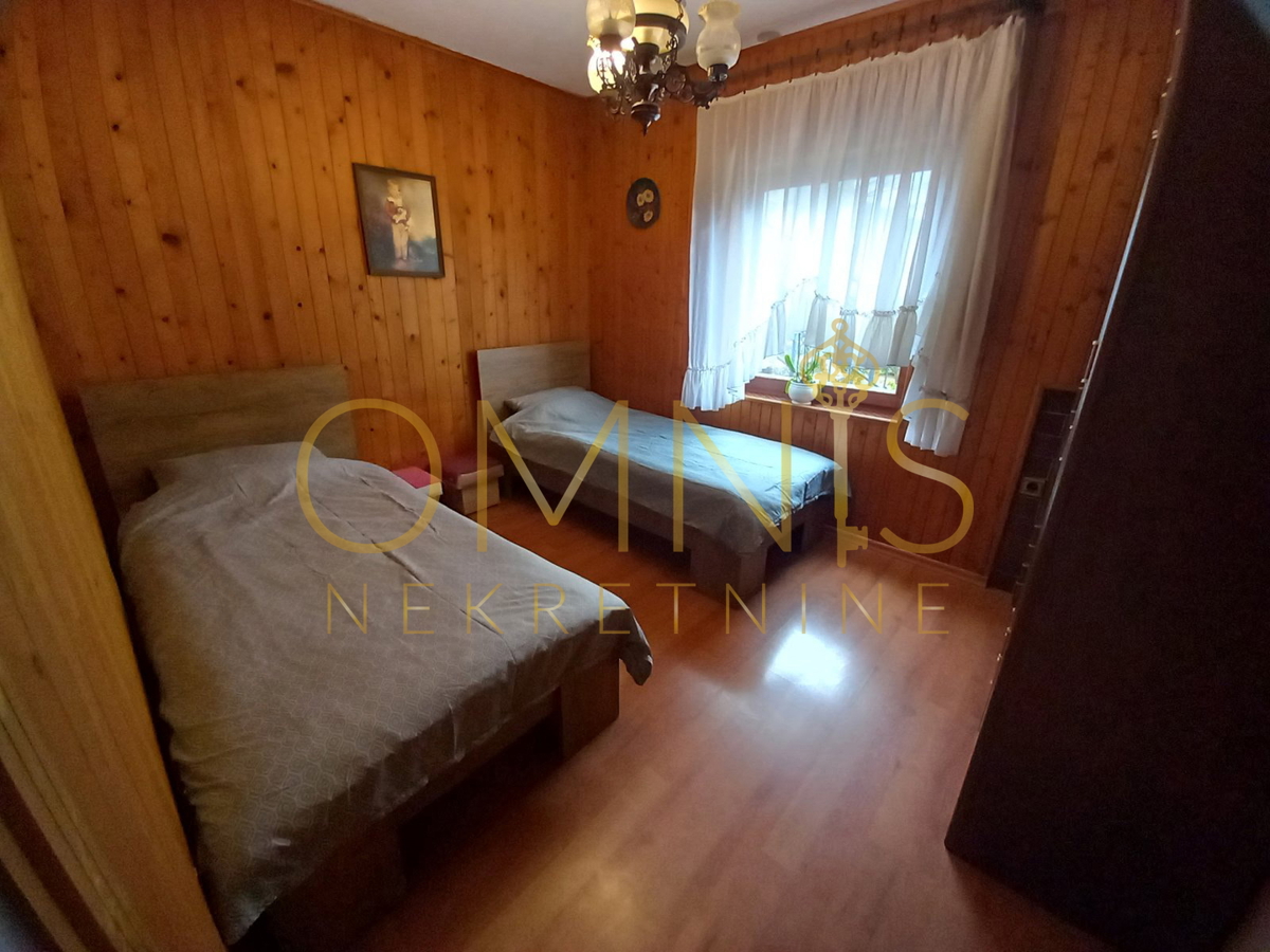 Appartamento KOSTRENA, 250 €