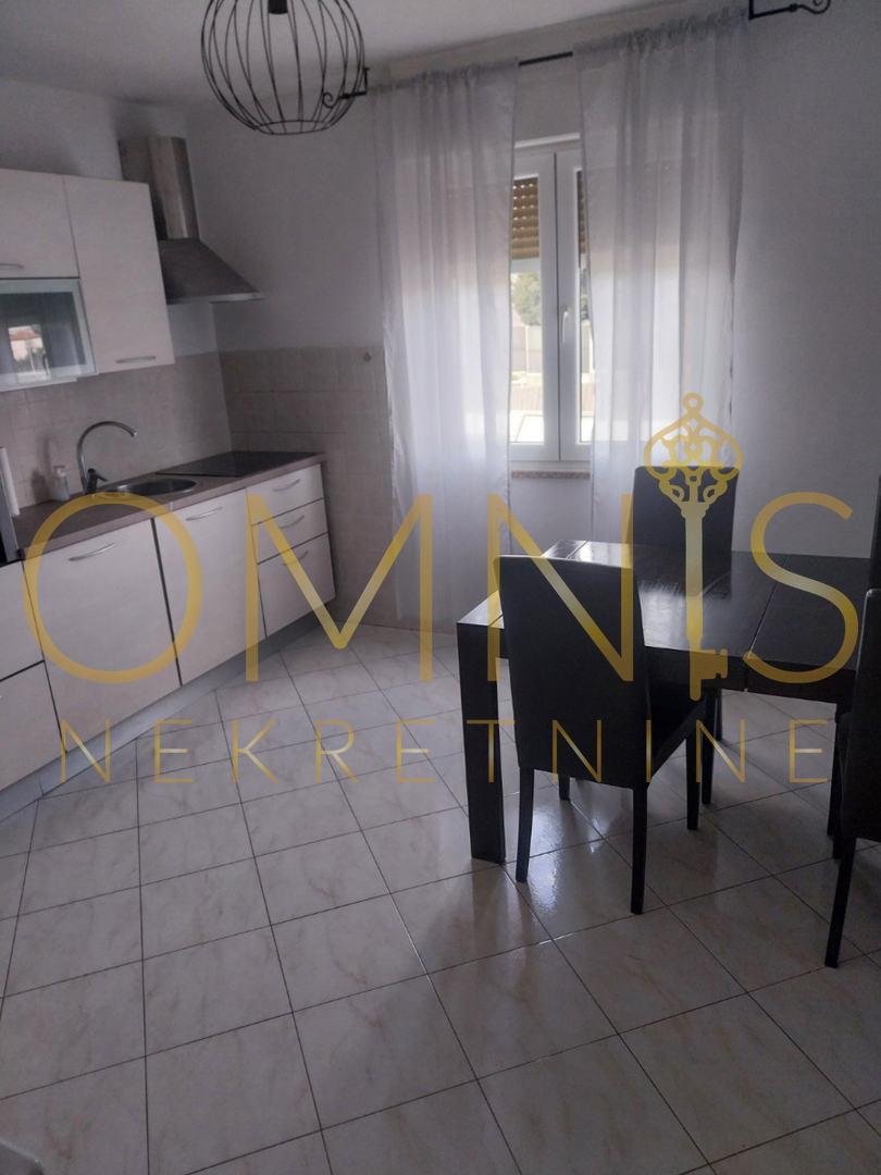 Appartamento RIJEKA, 600 €