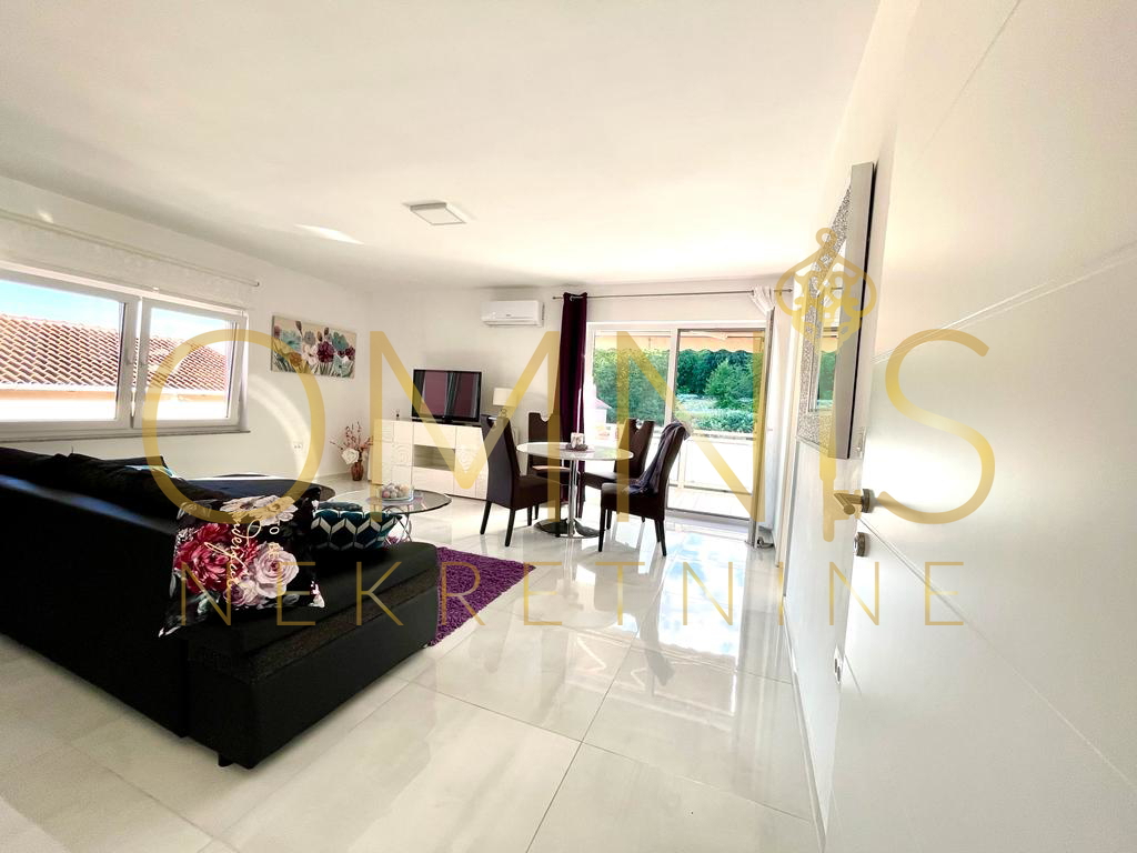 Appartamento MATULJI, 700 €