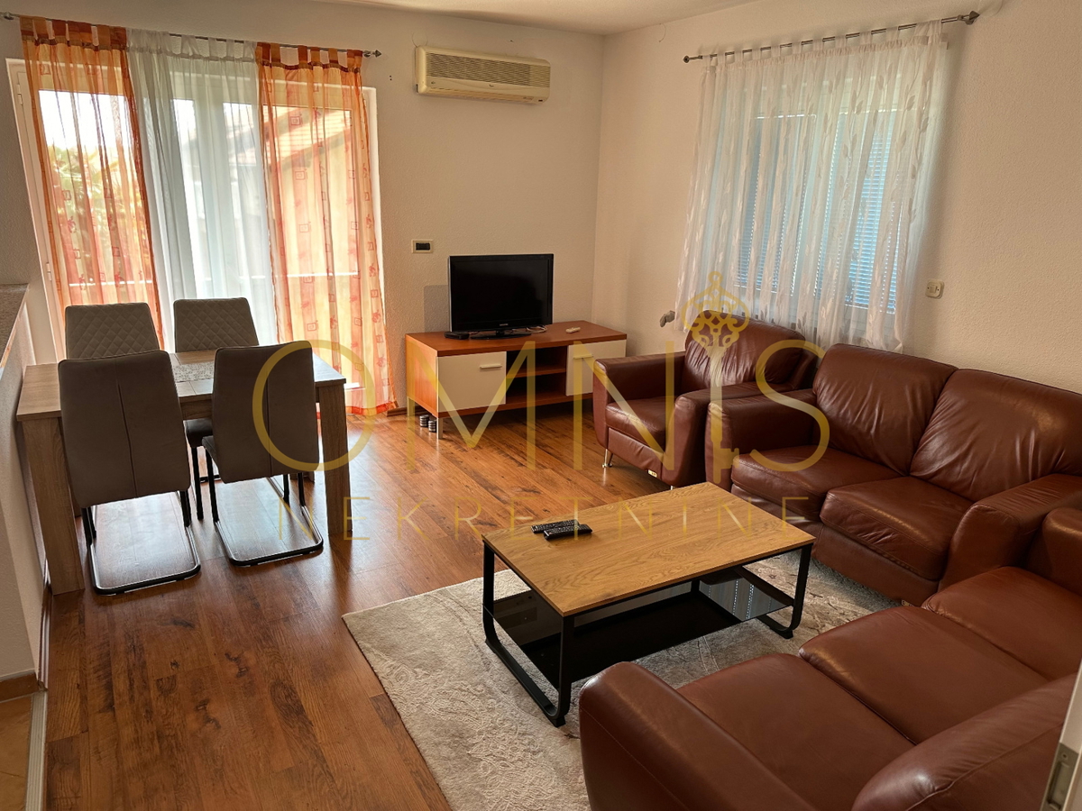 Appartamento VIŠKOVO, 500 €