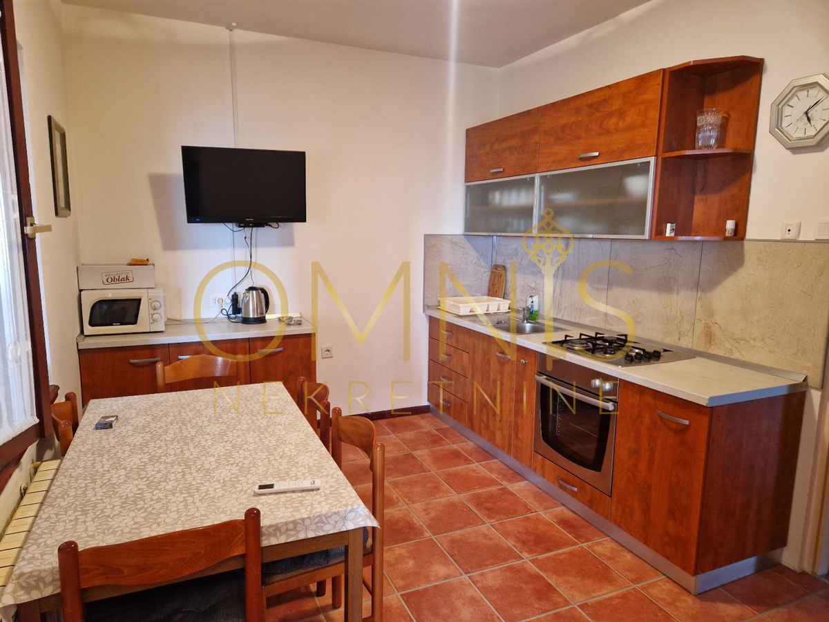 Appartamento KOSTRENA, 300 €