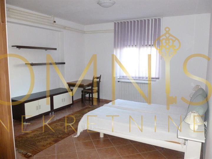 Appartamento VIŠKOVO, 500 €