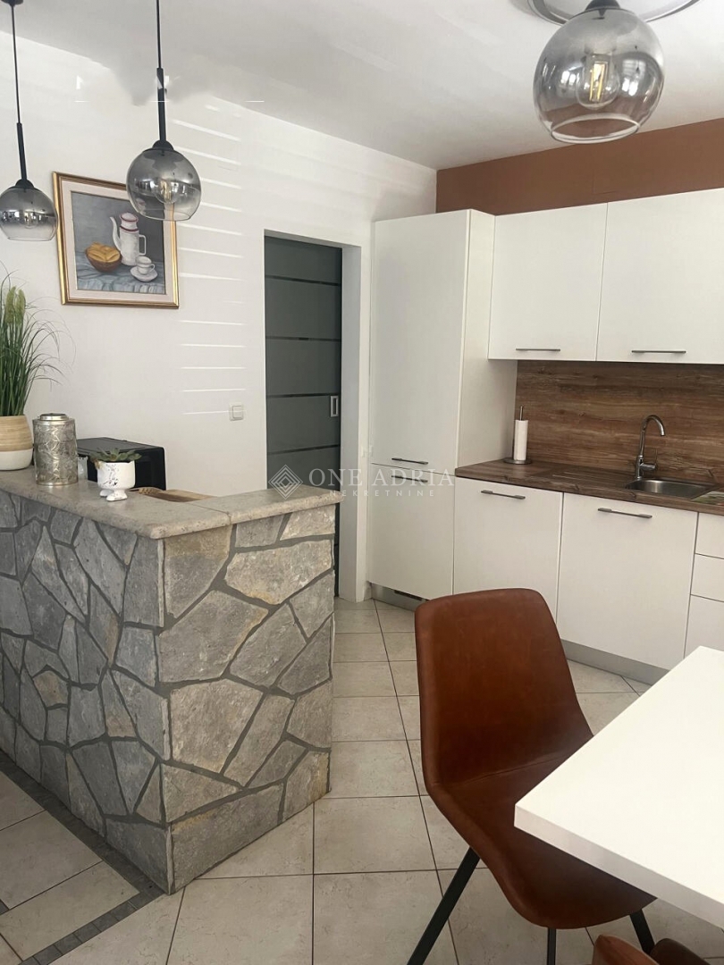 PINEZIĆI - ATRAKTIVNI APARTMAN – 2