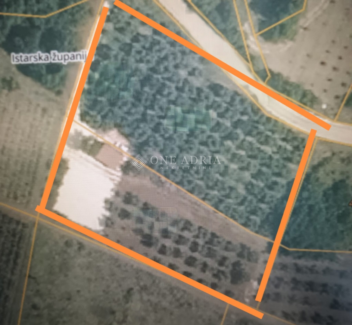 Участок POREČ, 197.000 €