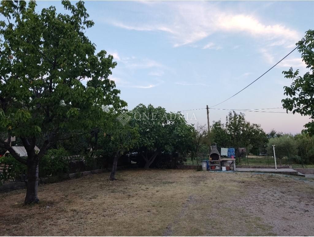 SAMOSTOJEĆA KUĆA SA GARAŽOM!! – 3