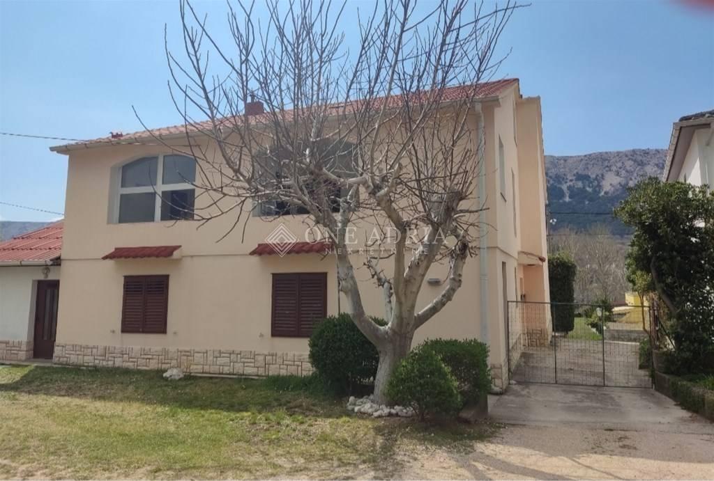 SAMOSTOJEĆA KUĆA SA GARAŽOM!! – 2