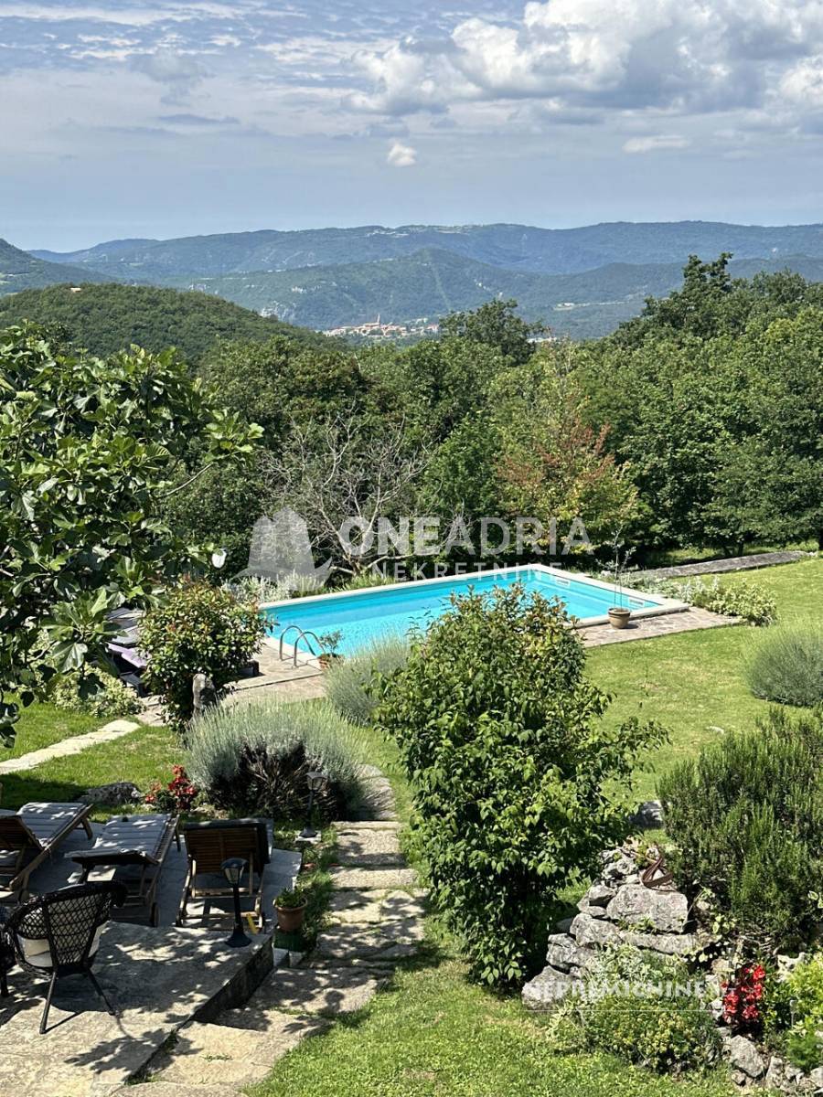 BUZET