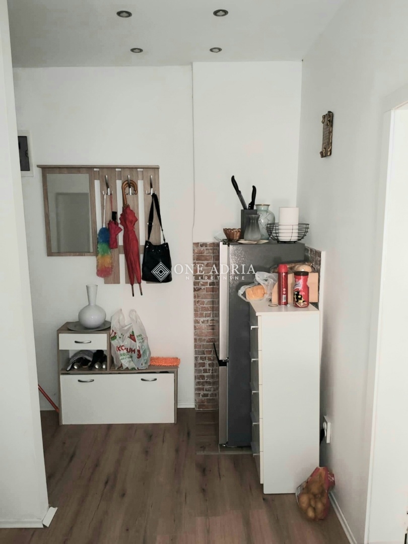 Appartamento DUGA RESA, 65.000 €