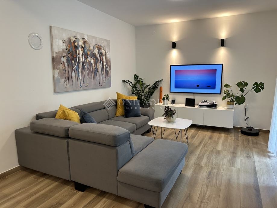 Appartamento MATULJI, 240.000 €