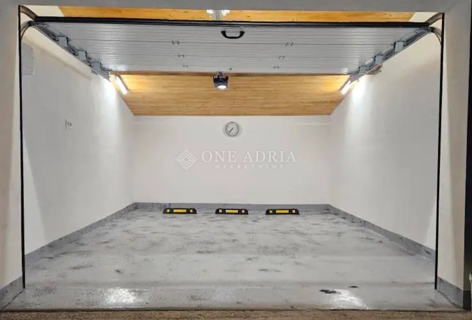 Locale commerciale OZALJ, 28.000 €