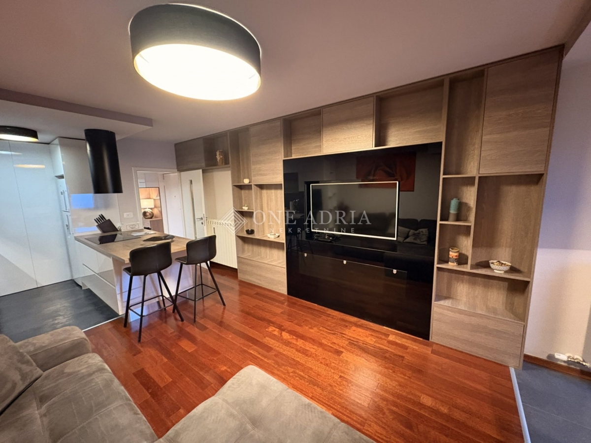 Appartamento RIJEKA, 800 €
