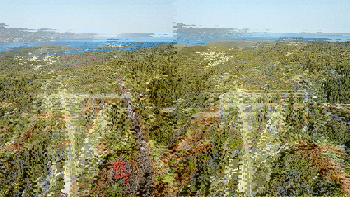 Участок KORČULA, 150.000 €