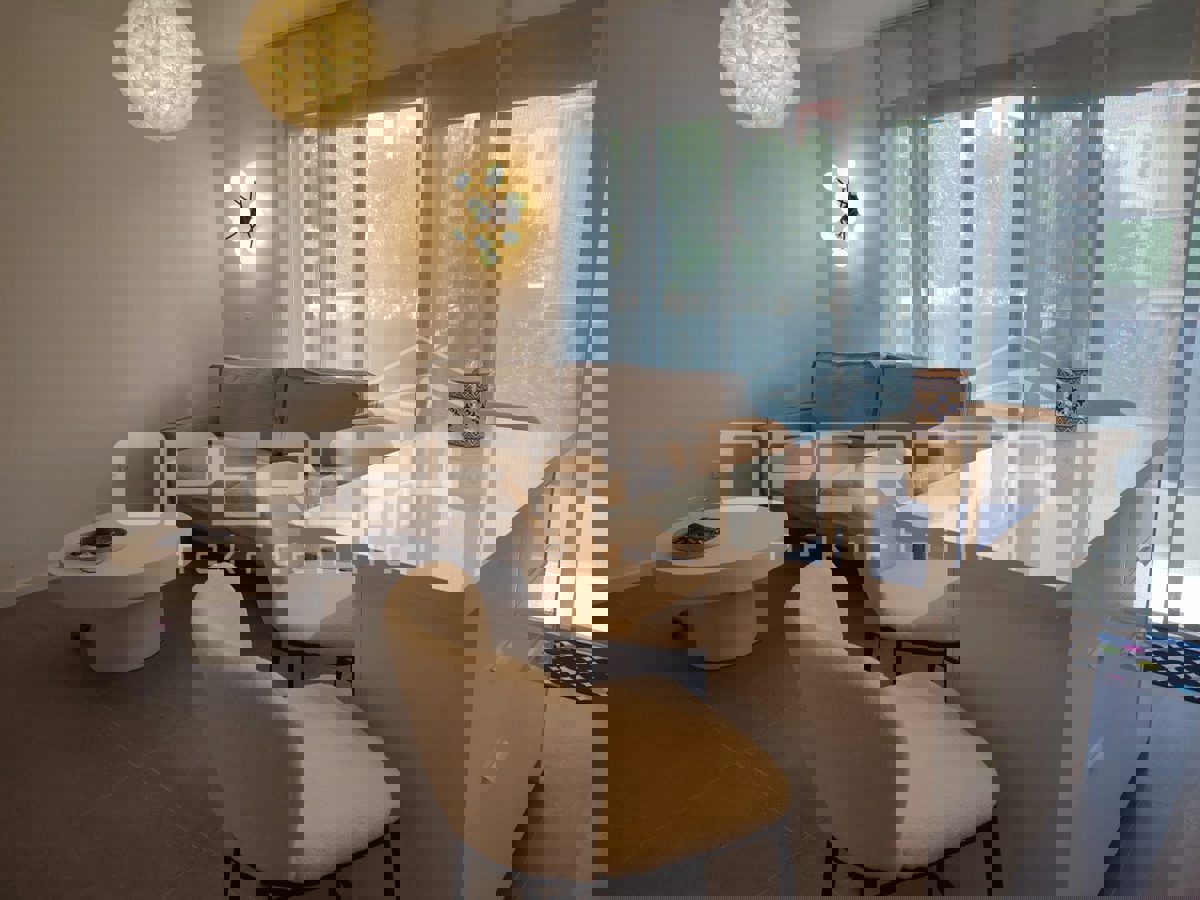 Квартира PODSTRANA, 215.000 €