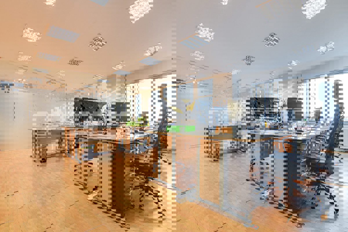 Locale commerciale ZAGREB, 4.170 €