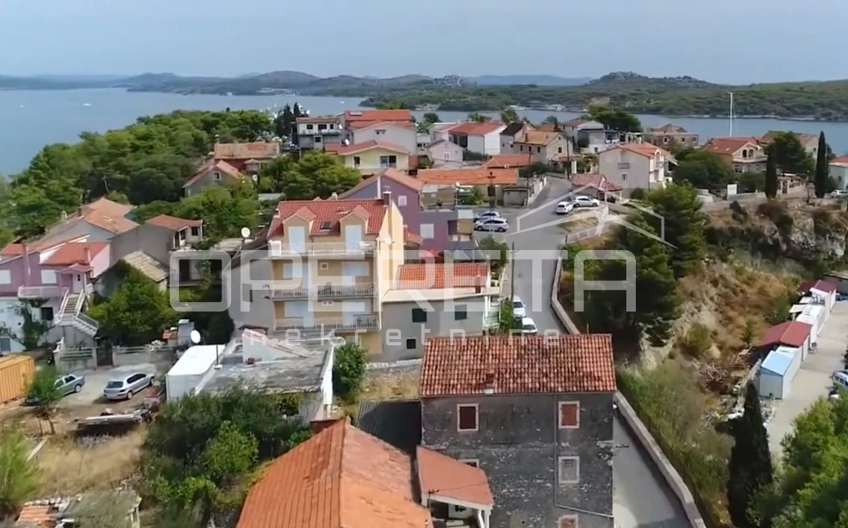 Šibenik, Mandalina - kuća (61m2) s pogledom na marinu – 3