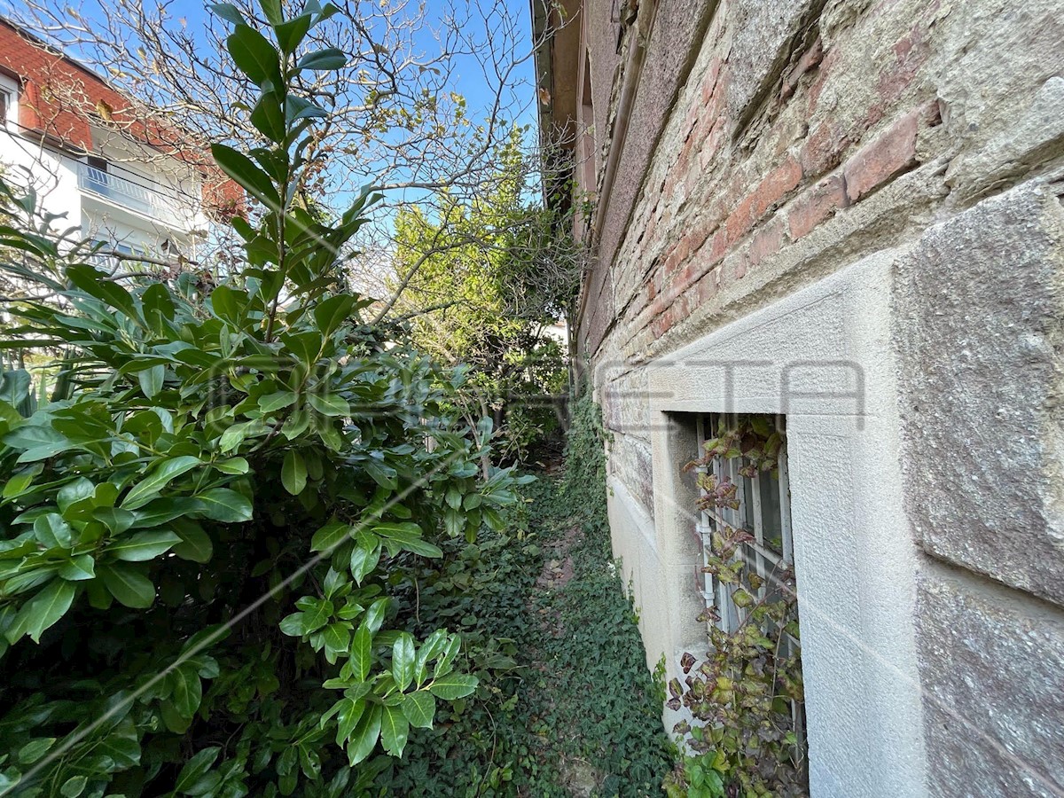 CENTAR