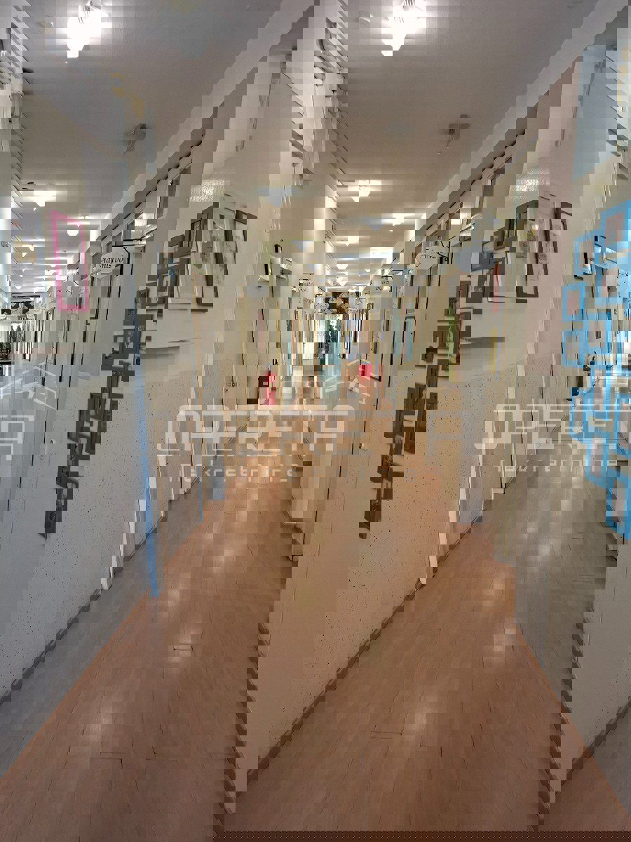 Locale commerciale VARAŽDIN, 270 €