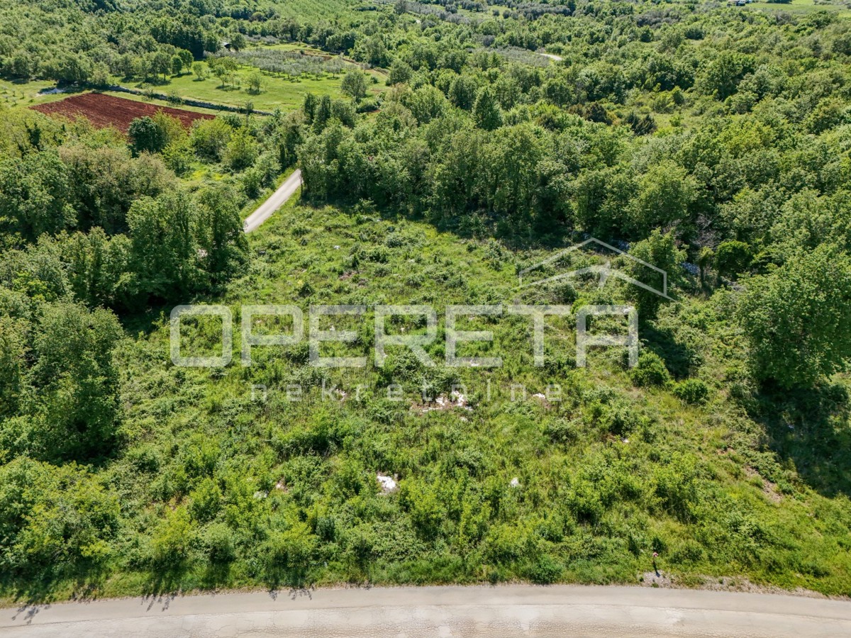 Istra, – Građevinsko zemljište Lovreč te 832 m² s pogledom na more – 3