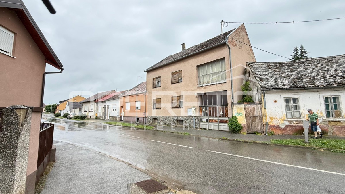 INVESTITIONSMÖGLICHKEIT IM UNTEREN STADTTEIL VON OSIJEK – 322 m² GRUNDSTÜCK UND 120 m² GRUNDRISSFLÄCHE – 2