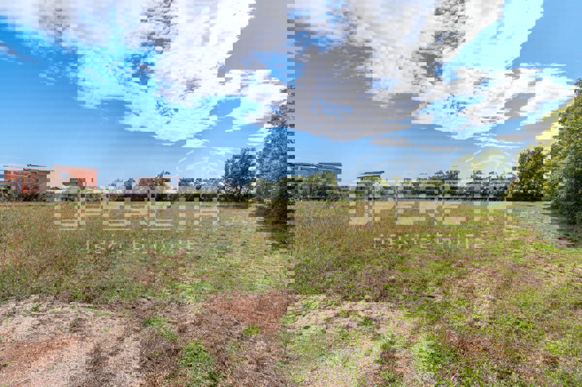 Участок VODNJAN, 228.500 €