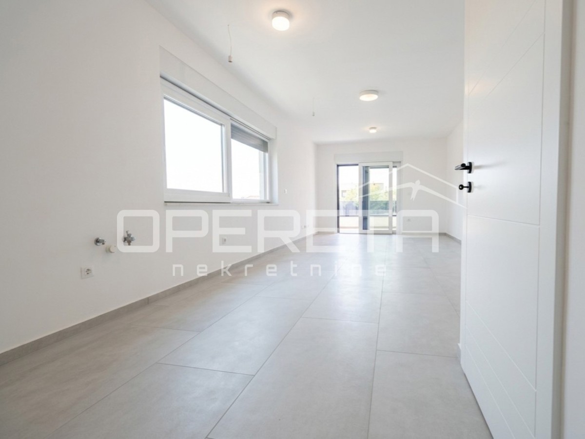 Dvosobni stan s krovnom terasom, 99,42m2- Vodice