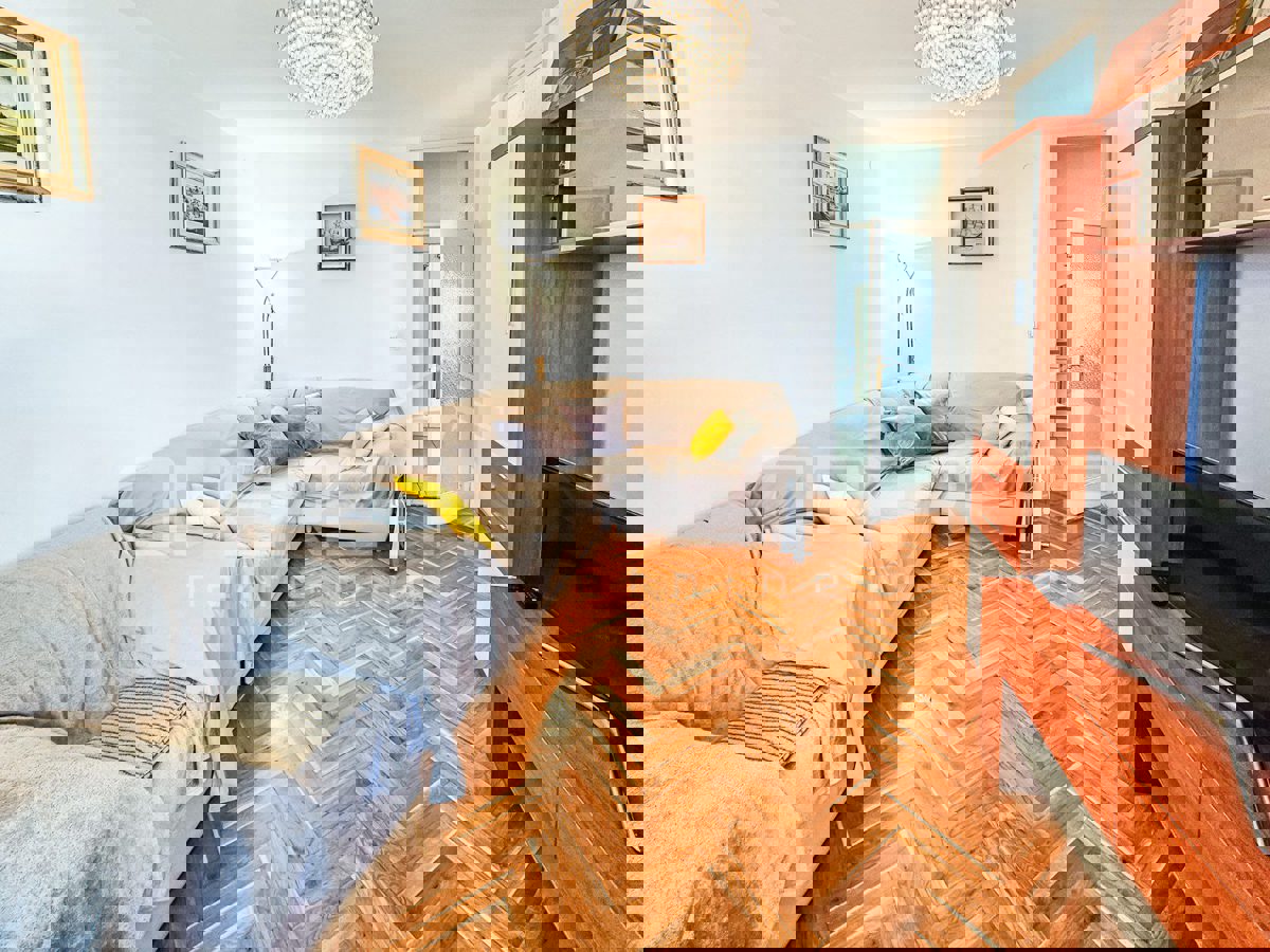 SPLIT