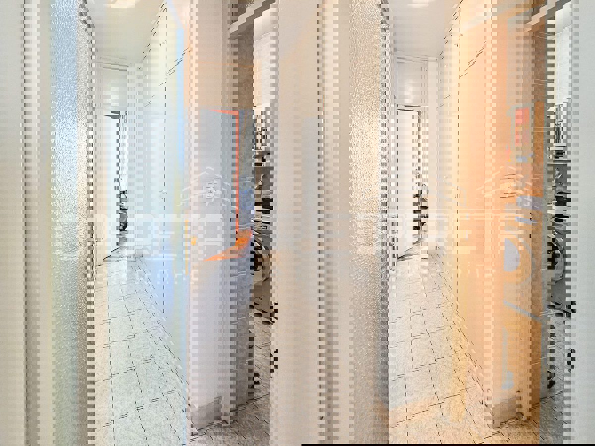 SPLIT