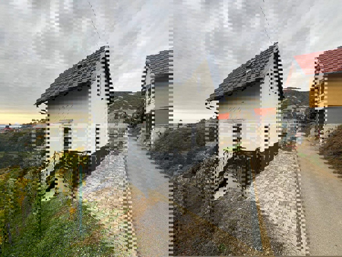 NOVI MAROF