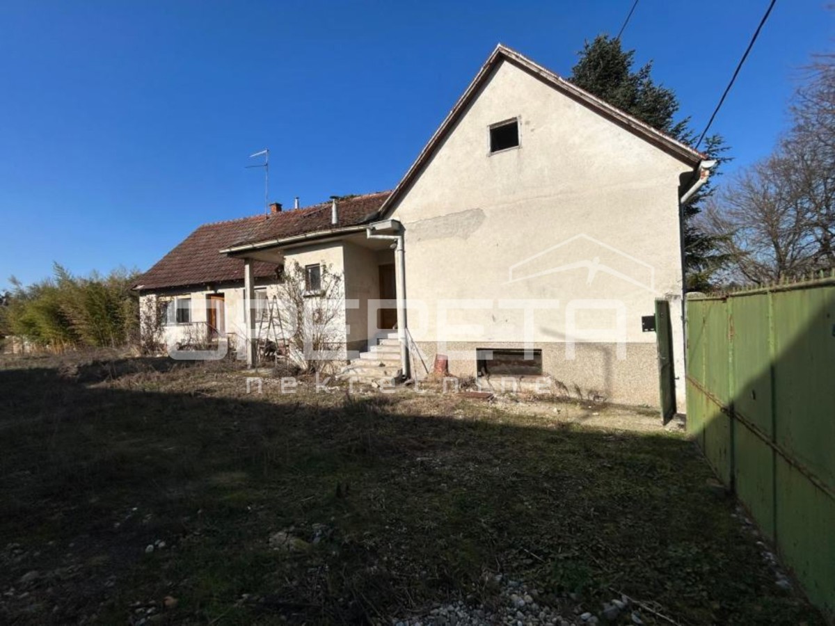 Attraktives Haus zur Renovierung in Banfici – 3