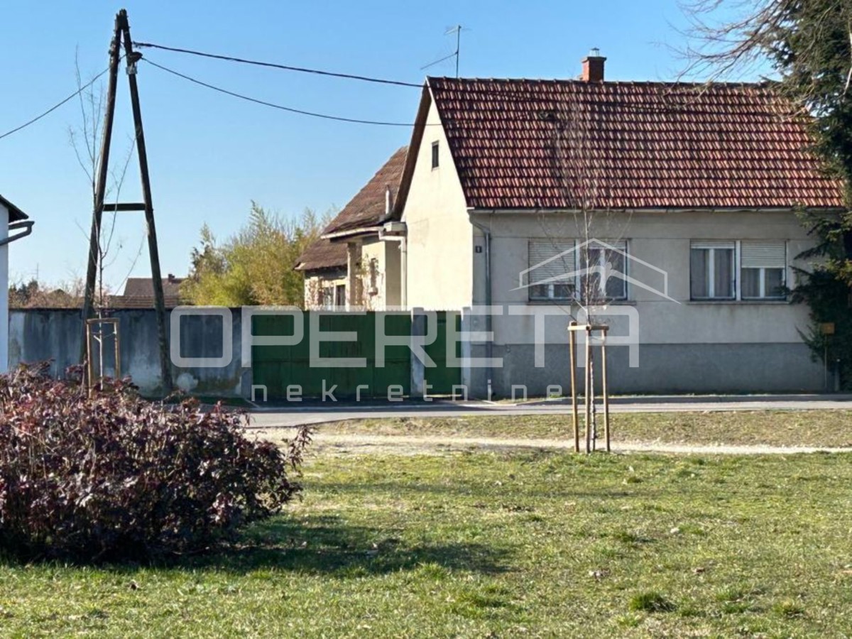Attraktives Haus zur Renovierung in Banfici – 2