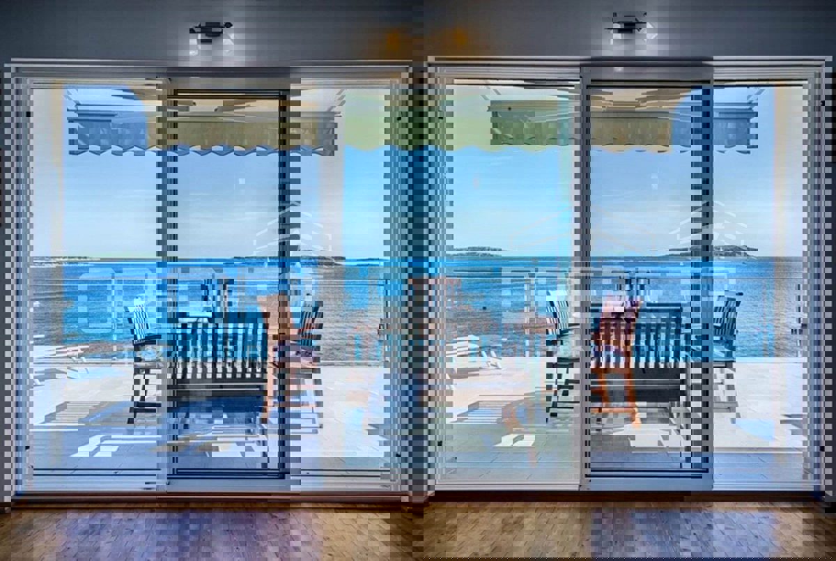 VIS