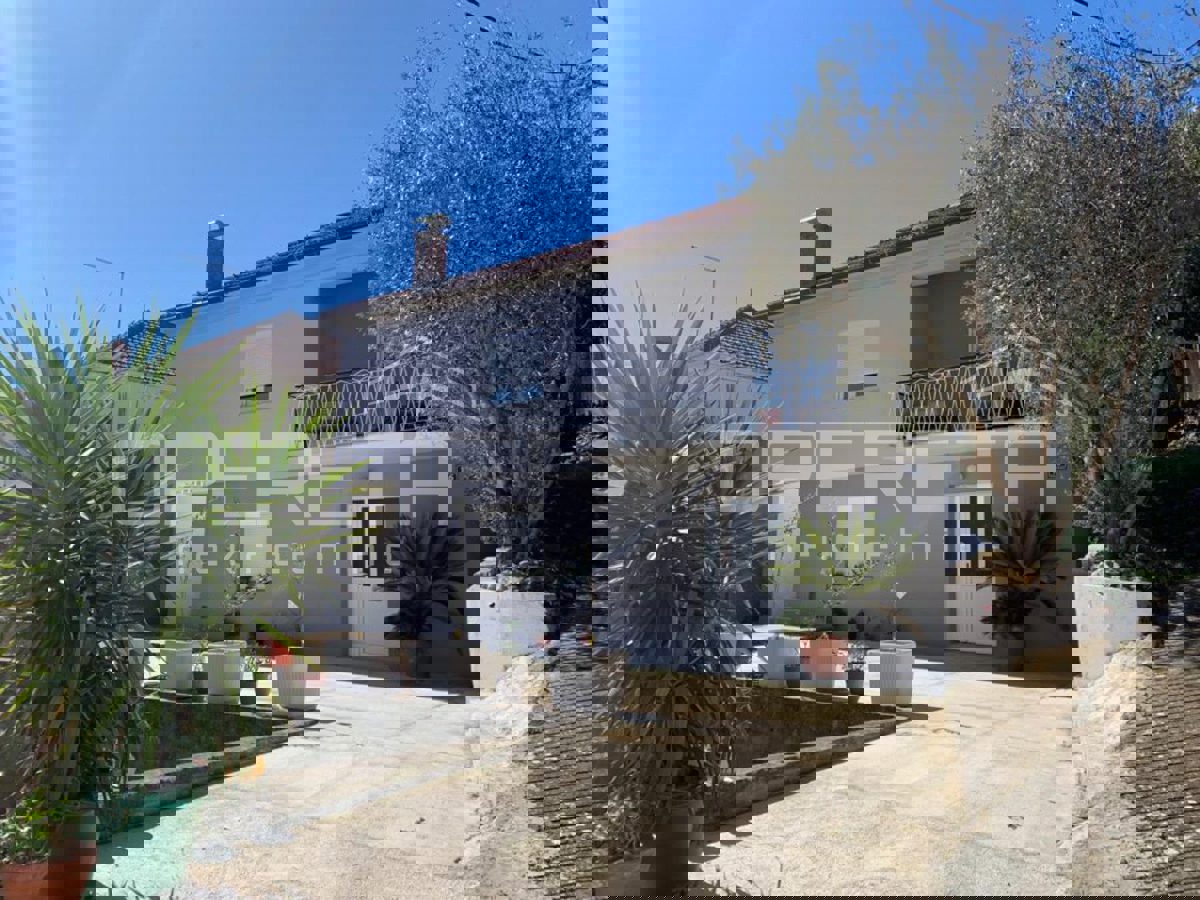 Casa UGLJAN, 380.000 €