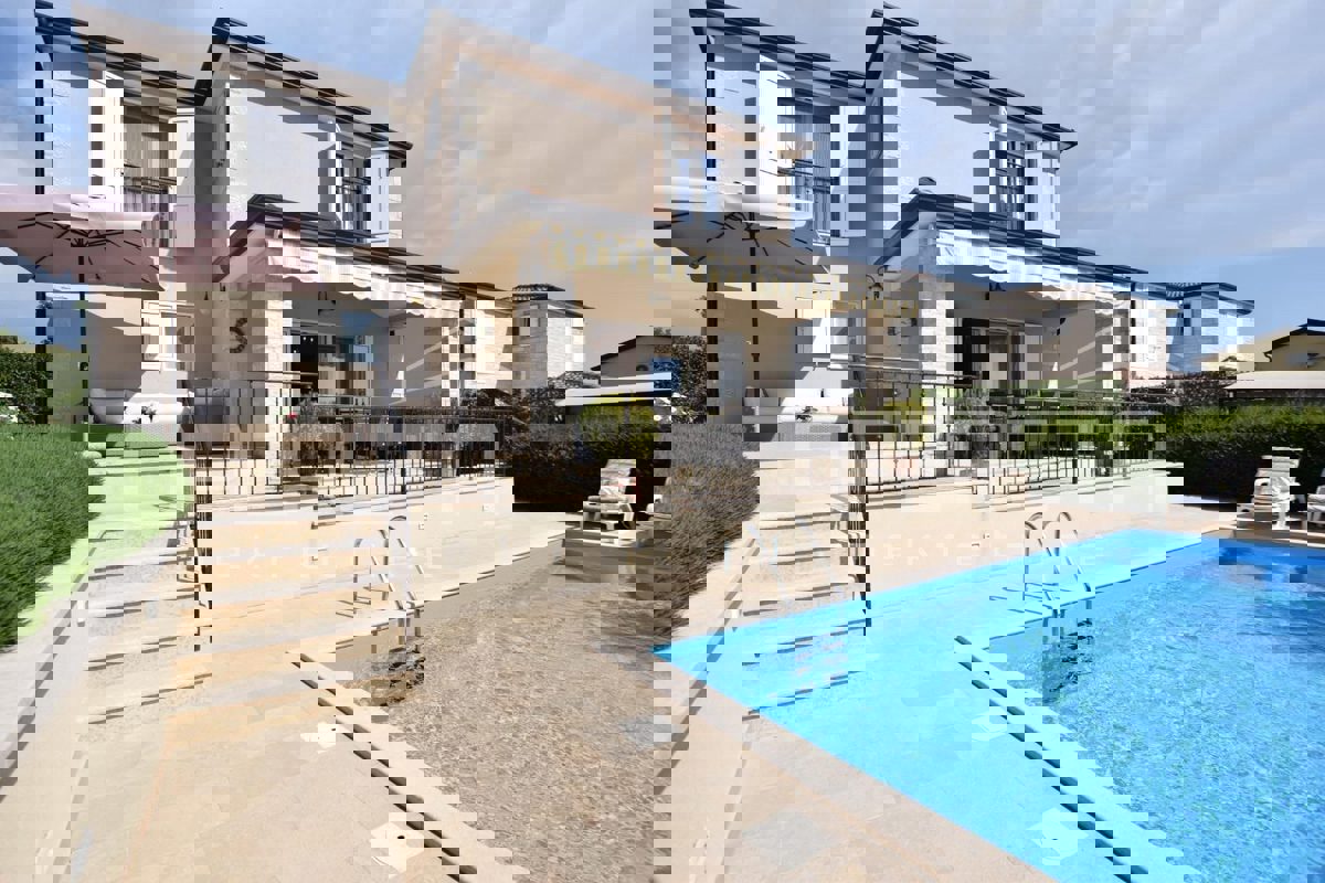 Дом POREČ, 660.000 €