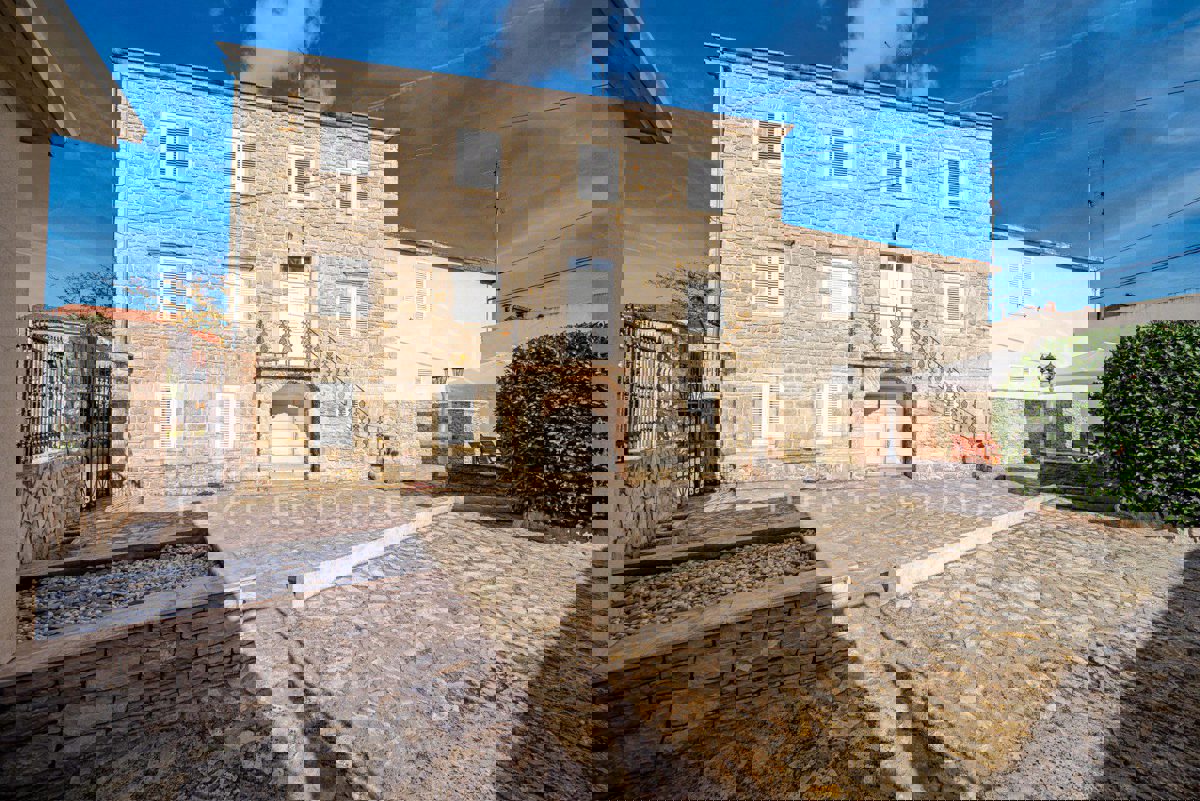 Дом MLJET, 1.000.000 €